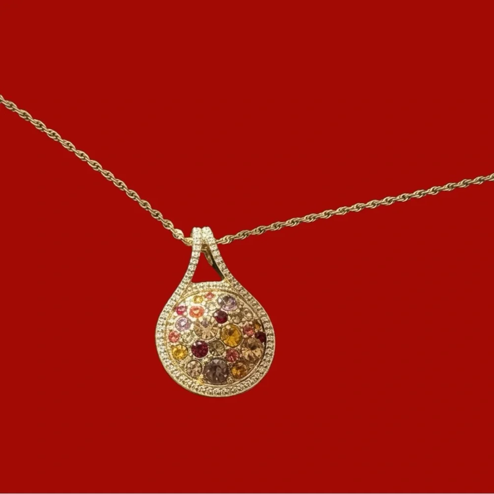 Multicolor Gold-Tone Chain Necklace with colourful rhinestones crystals pendant. - Picture 4 of 10
